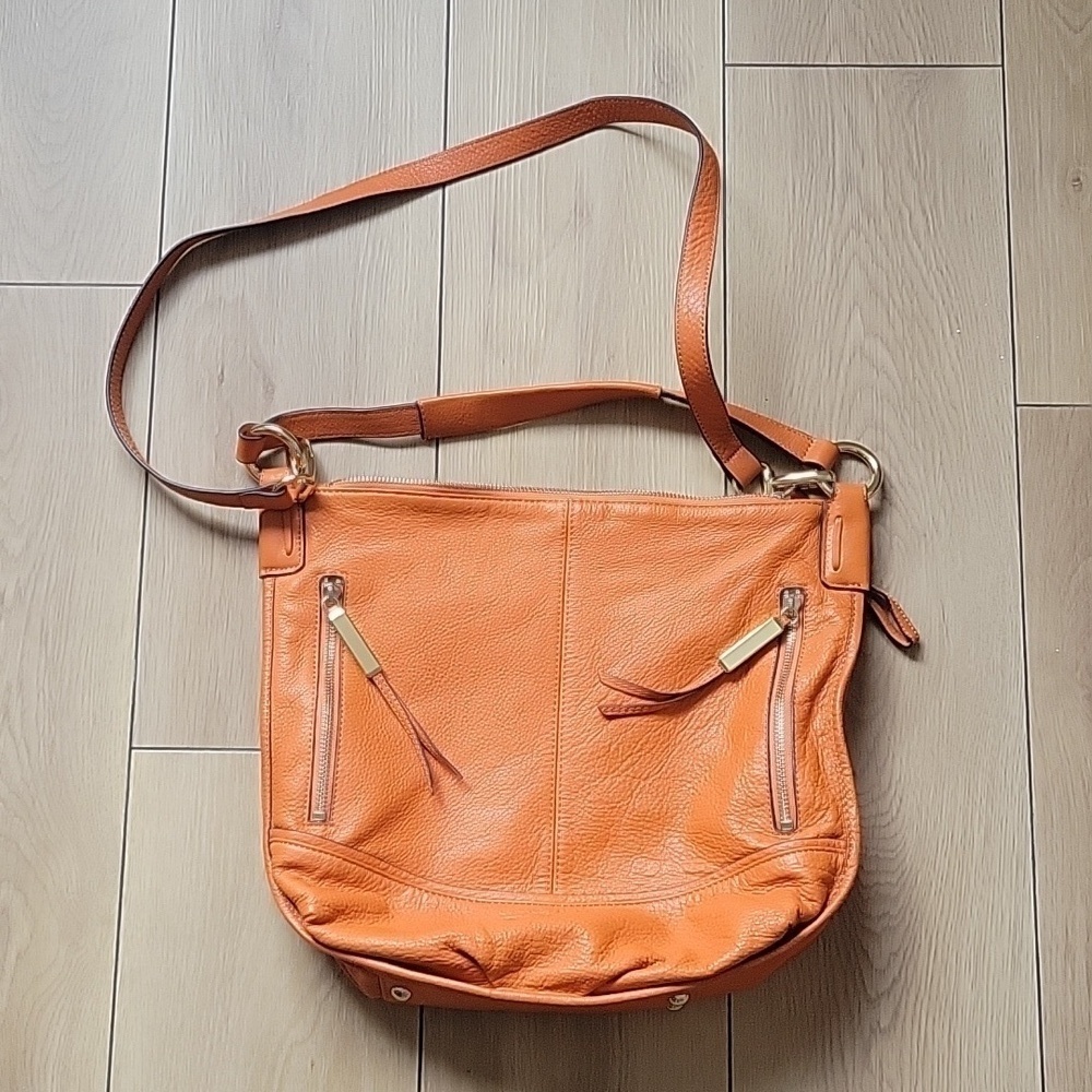 B Makowsky Leather Handbag / Crossbody Bag